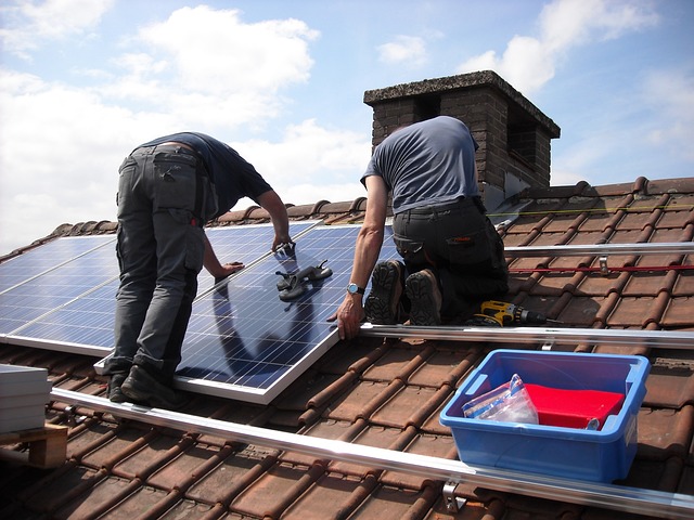 Les avantages de l'installation de lucarnes et de puits de lumière sur votre toit